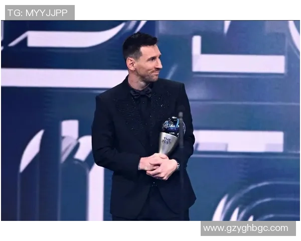 足球明星优雅西装亮相盛典展现风采与魅力引领时尚潮流